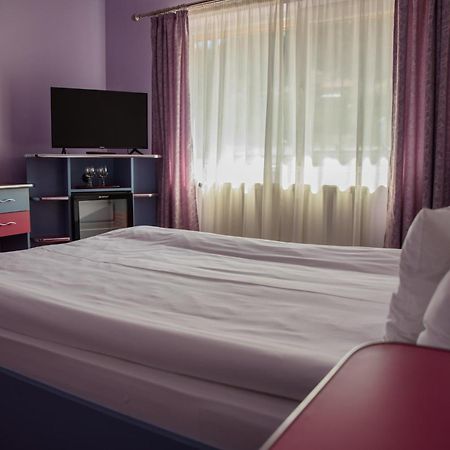 Hotel Yax Cîmpeni Pokoj fotografie
