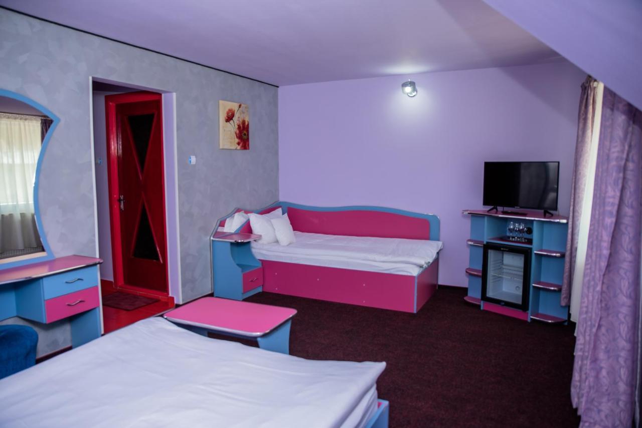 Hotel Yax Cîmpeni Pokoj fotografie