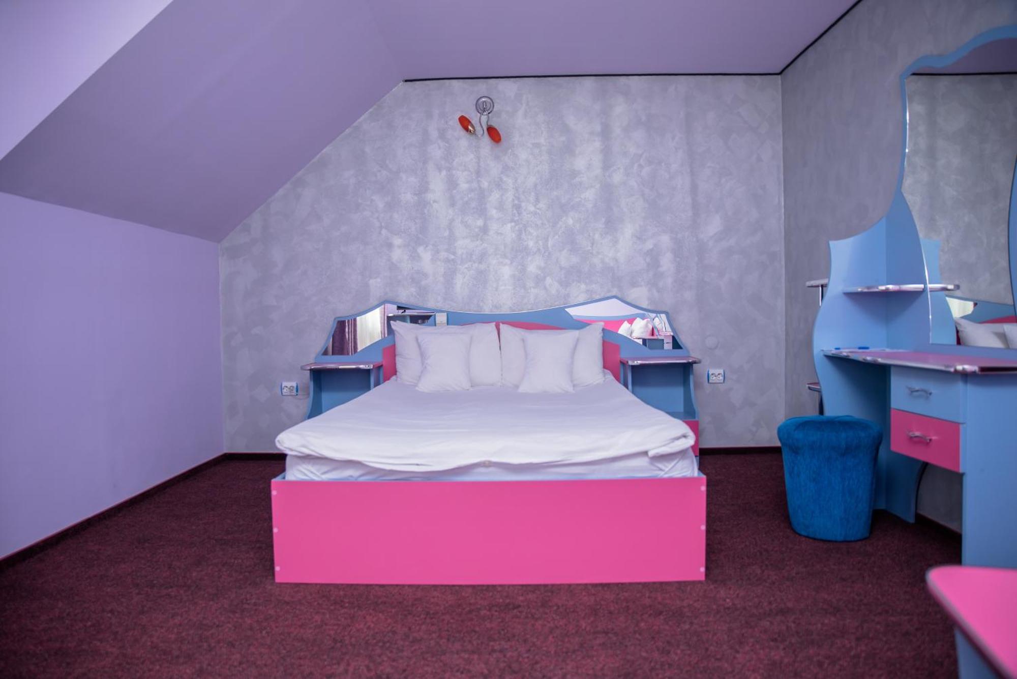 Hotel Yax Cîmpeni Pokoj fotografie