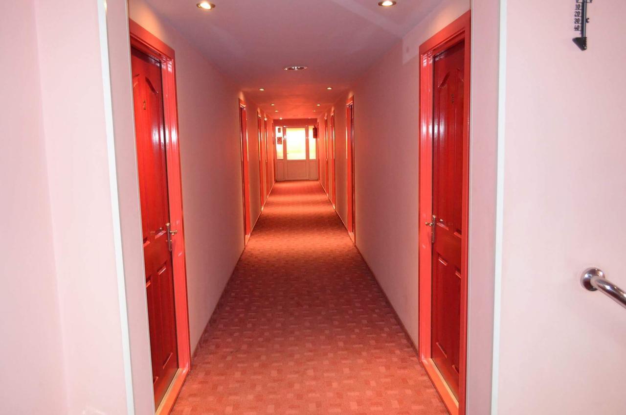 Hotel Yax Cîmpeni Exteriér fotografie